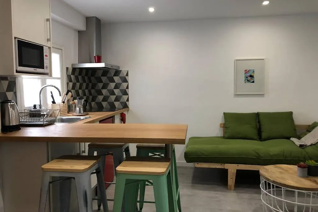 M3 Terrace. Cool Apartment 15 Min Center By Metro location